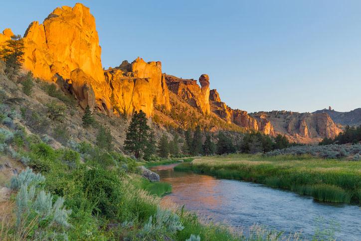 Smith Rock scenery with Crooked River